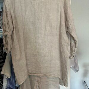Terzo Millennio - Tan Linen Pullover Top - Adjustable Sleeves, Longer Back